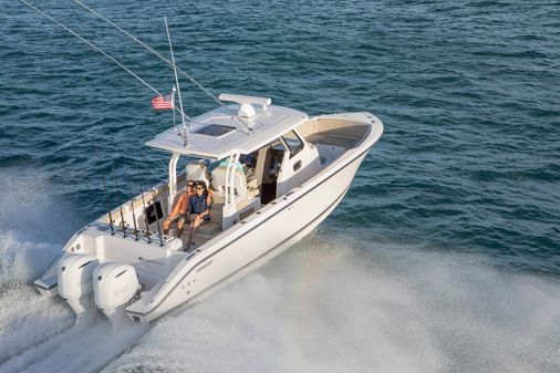 Pursuit S 328 Sport image