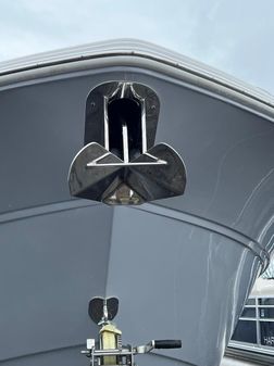 Sea Fox 328 Commander image
