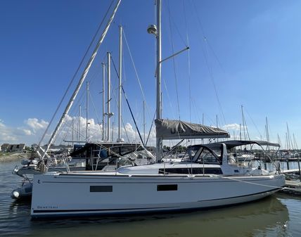 Beneteau Oceanis 38.1 image