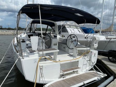 Beneteau Oceanis 38.1 image