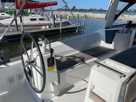 Beneteau Oceanis 38.1 image