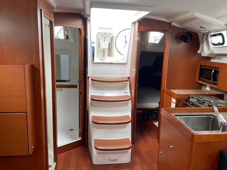 Beneteau Oceanis 38.1 image