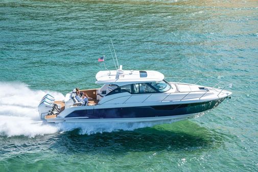 Tiara Yachts 43 LE image