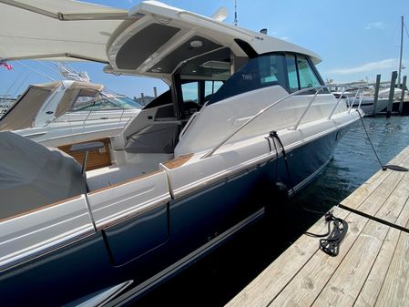 Tiara Yachts 43 LE image