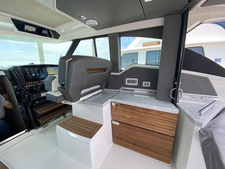 Tiara Yachts 43 LE image