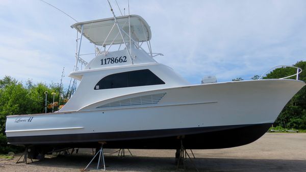 Custom Carolina Lewis Brothers 41 Flybridge Sportfish