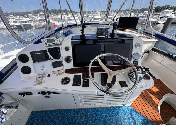 Sea Ray 47 Sedan Bridge image