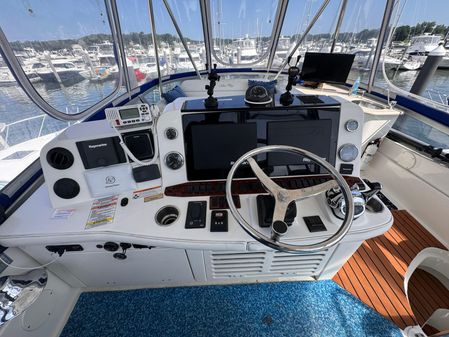 Sea Ray 47 Sedan Bridge image