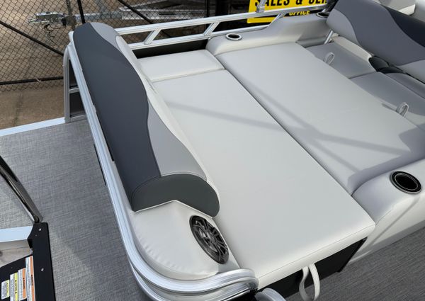 Avalon LSZ-VERSATILE-REAR-LOUNGER image