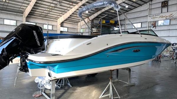 Sea Ray SPX 230 Outboard