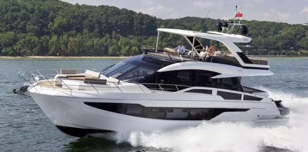 Galeon 640 Fly image