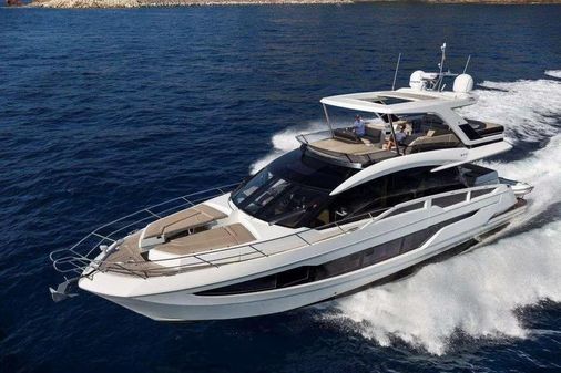 Galeon 640 Fly image