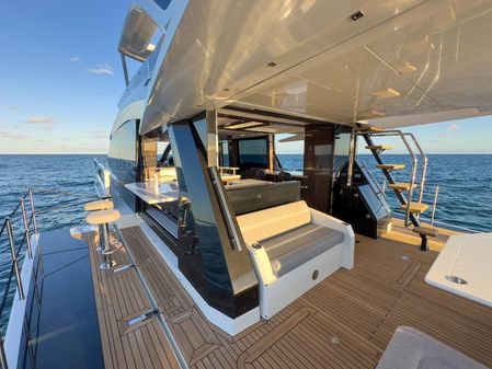 Galeon 640 Fly image