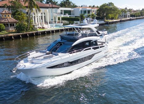 Galeon 640 Fly image