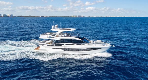 Galeon 640 Fly image