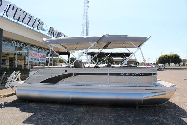 Bennington 22 LFBC - main image