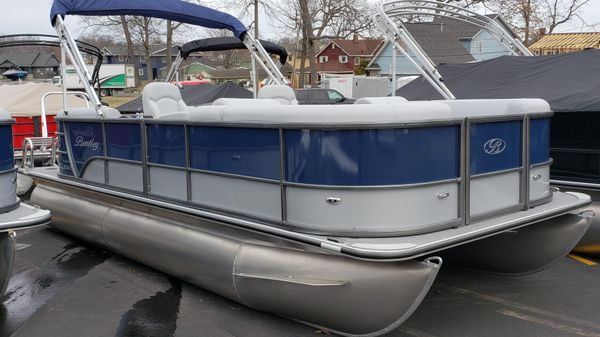 Bentley Pontoons Legacy 200 Navigator 