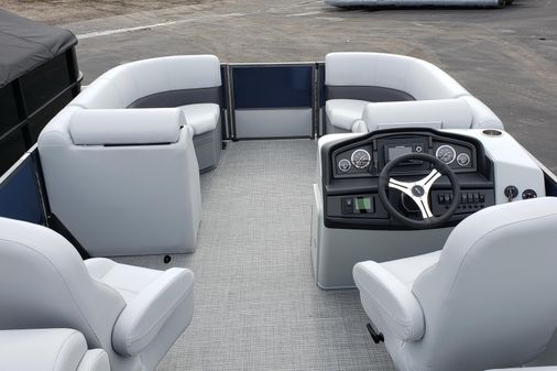Bentley Pontoons Legacy 200 Navigator image