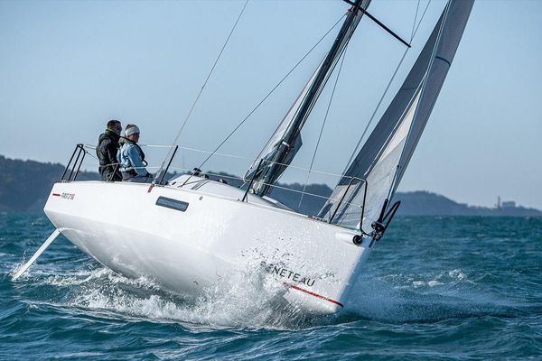 Beneteau America First 27 SE - main image