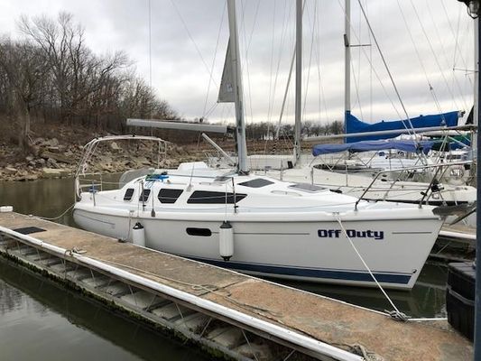 Hunter 320 - main image