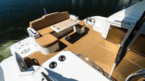 Cruisers Yachts 48 Cantius image