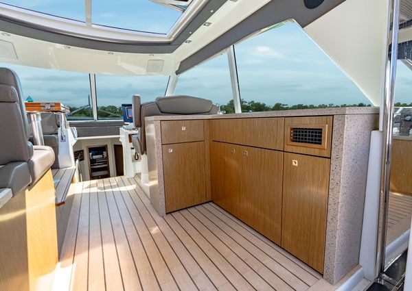 Cruisers 48 CANTIUS image