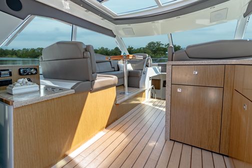 Cruisers 48 CANTIUS image