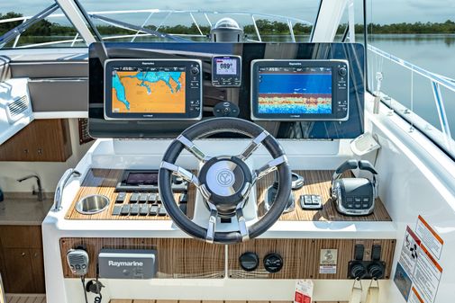 Cruisers 48 CANTIUS image