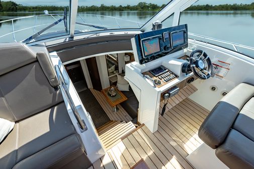 Cruisers 48 CANTIUS image