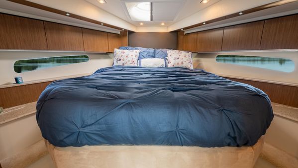 Cruisers Yachts 48 Cantius image