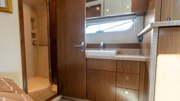 Cruisers Yachts 48 Cantius image