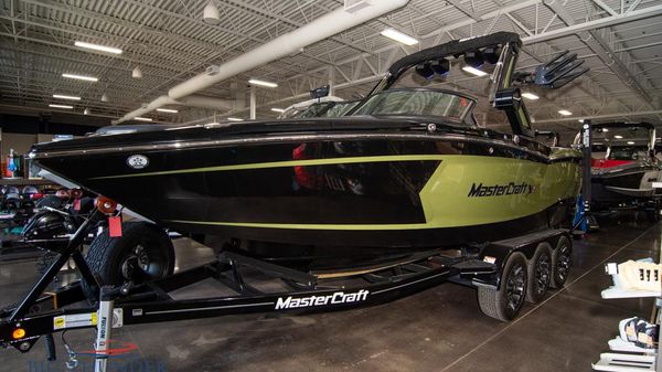 Mastercraft XSTAR SURF