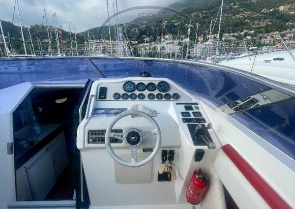 Sunseeker Tomahawk 37 image