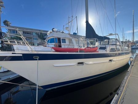 Irwin SLOOP-RIGGED-SAILING-YACHT image