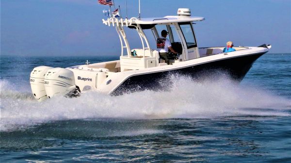 Robalo R302
