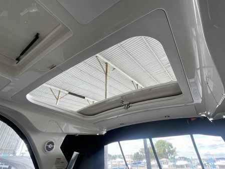 Sea Ray 350 Sundancer image