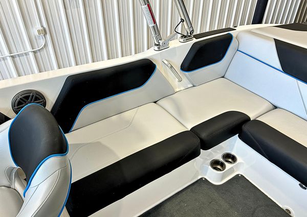 Mastercraft NXT22 image