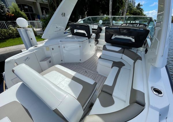 Monterey 335 Sport Yacht image