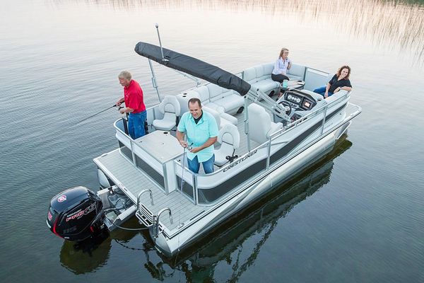 Crestliner 220 Rally DX FC - main image