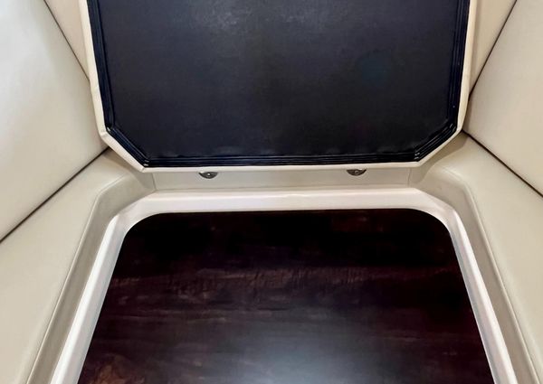 Regal 28 Express image