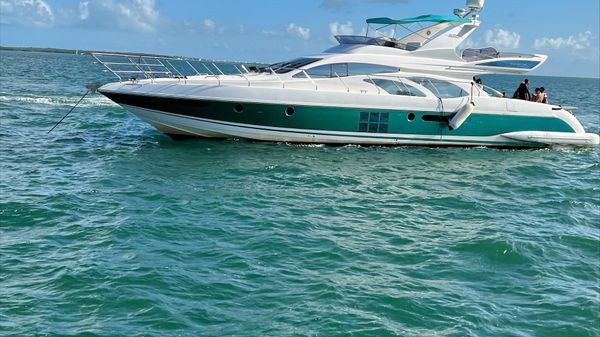 Azimut 68E