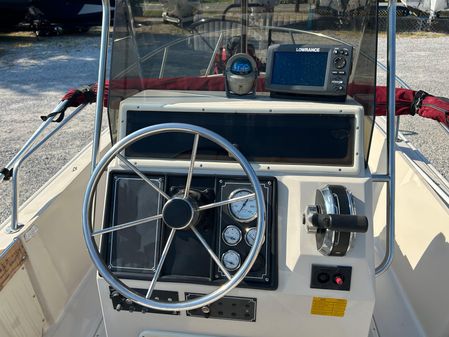 Boston-whaler 190-OUTRAGE image