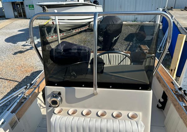 Boston-whaler 190-OUTRAGE image