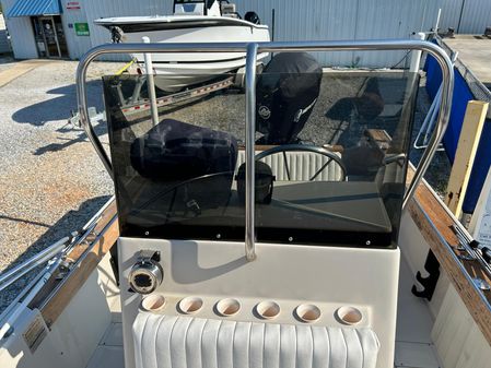 Boston-whaler 190-OUTRAGE image