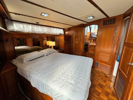 Marine Trader 47 Tradewinds Cockpit Motor Yacht image