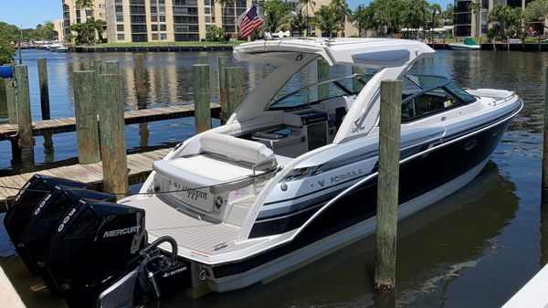 Formula 330 Crossover Bowrider