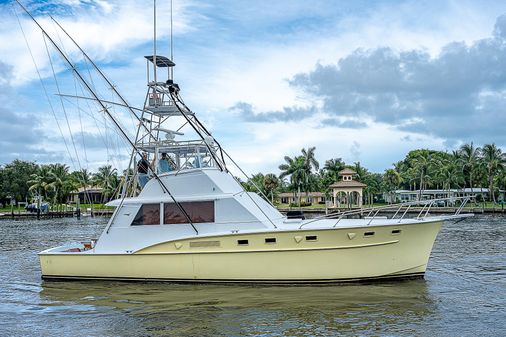 Hatteras Convertible image