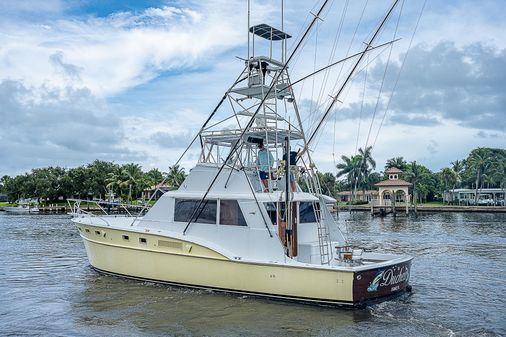 Hatteras Convertible image