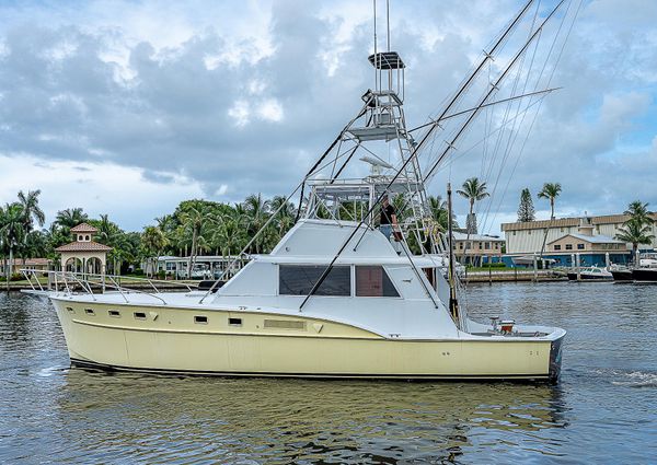 Hatteras Convertible image