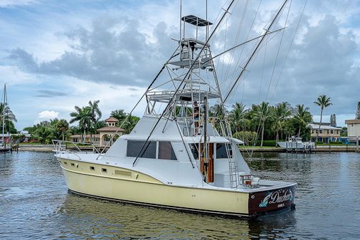 Hatteras Convertible image